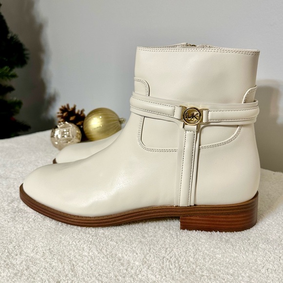 Michael Kors Mindy Leather Boot Light Cream - Size 11 - Picture 2 of 7